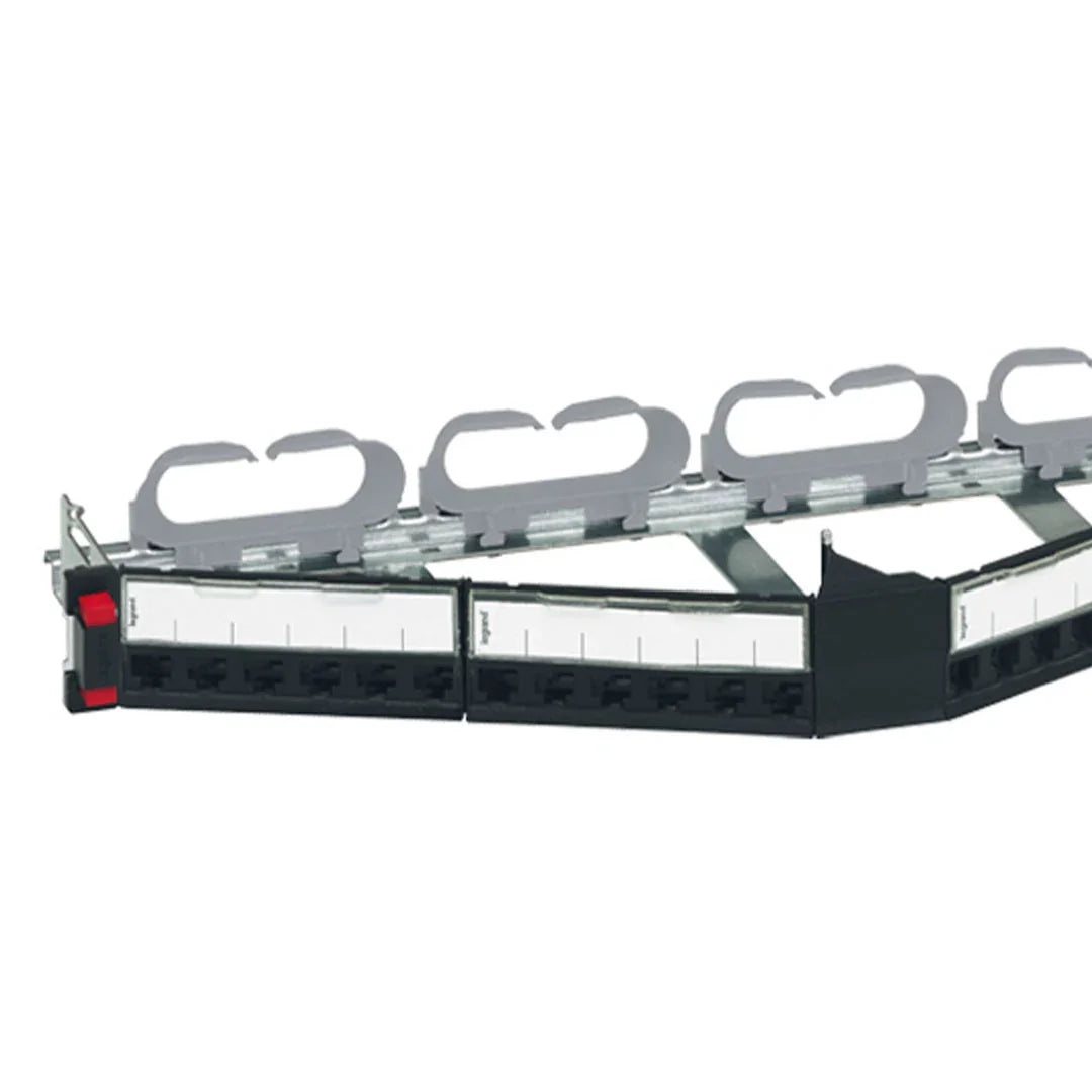 LEGRAND 033792 Patch Panel Angular de 24 Puertos Vacio