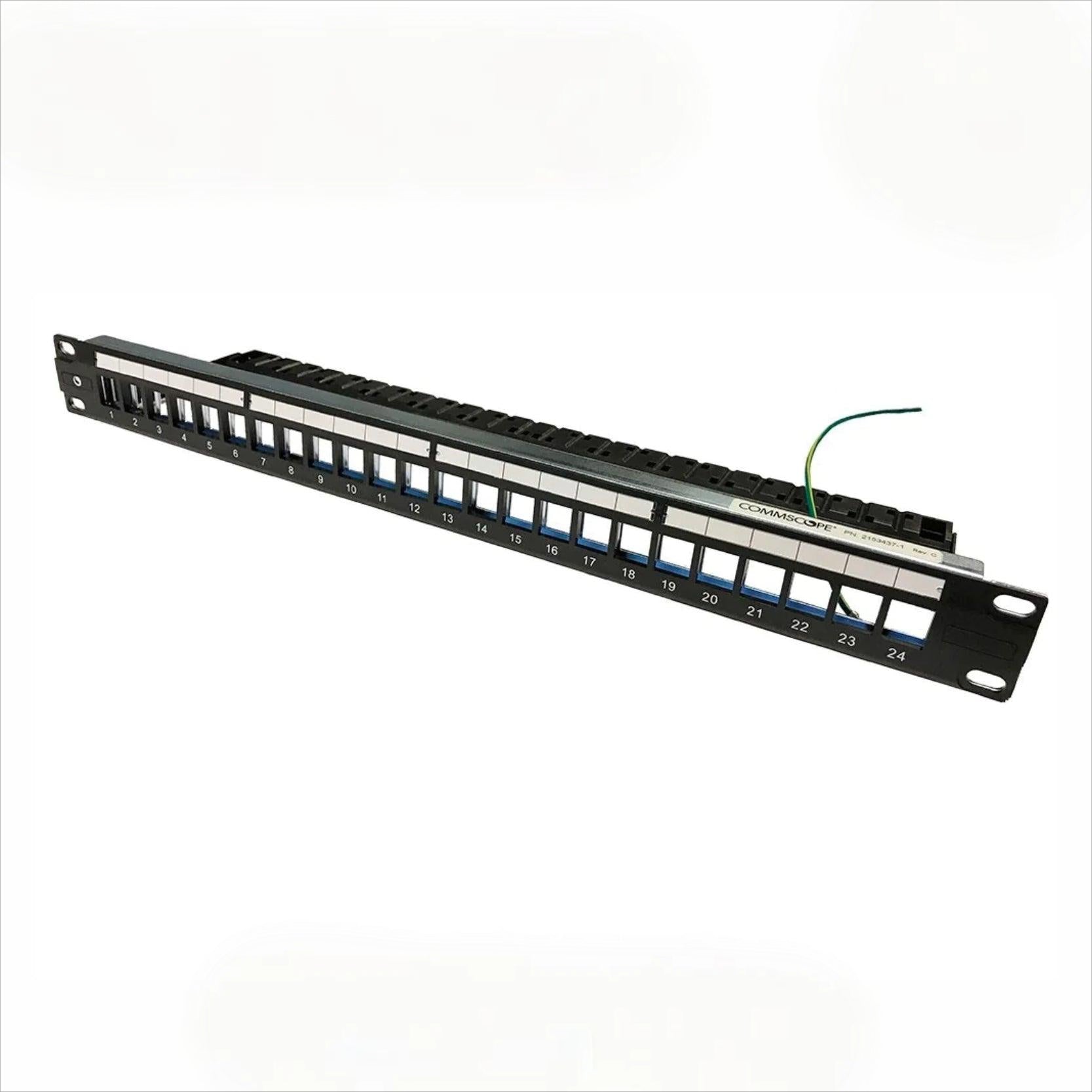 COMMSCOPE 760237046 Panel de Conexión 24 Puertos STP Cat6 y Cat6A Blindado 19"
