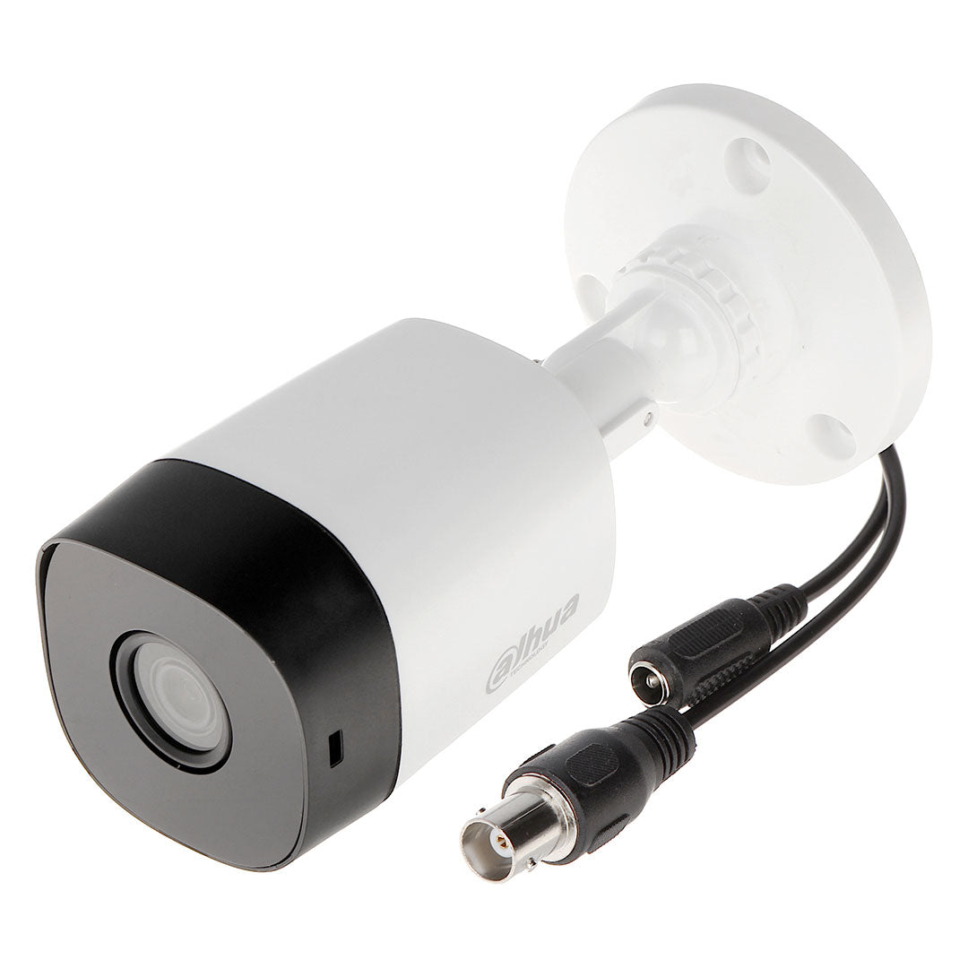 Cámara de vigilancia tipo bala blanca con cables de conexión, ideal para seguridad electrónica