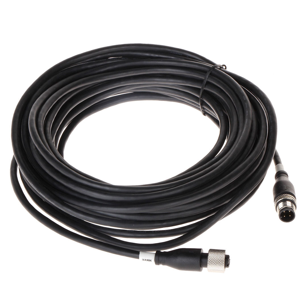 Cable de conexión largo negro con conectores circulares para redes y cableado estructurado