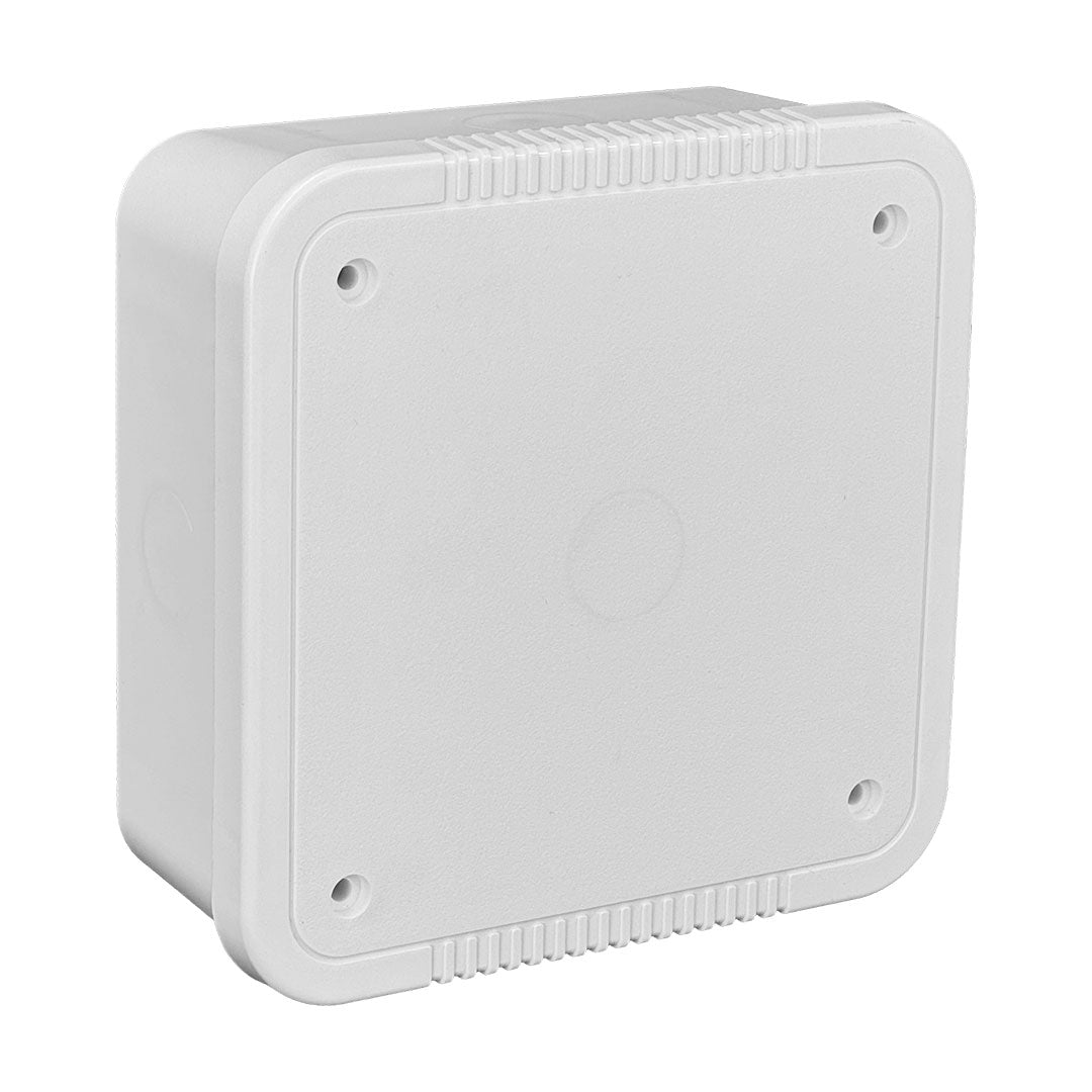 Caja plástica blanca para conexiones eléctricas o cableado estructurado, formato cuadrado.
