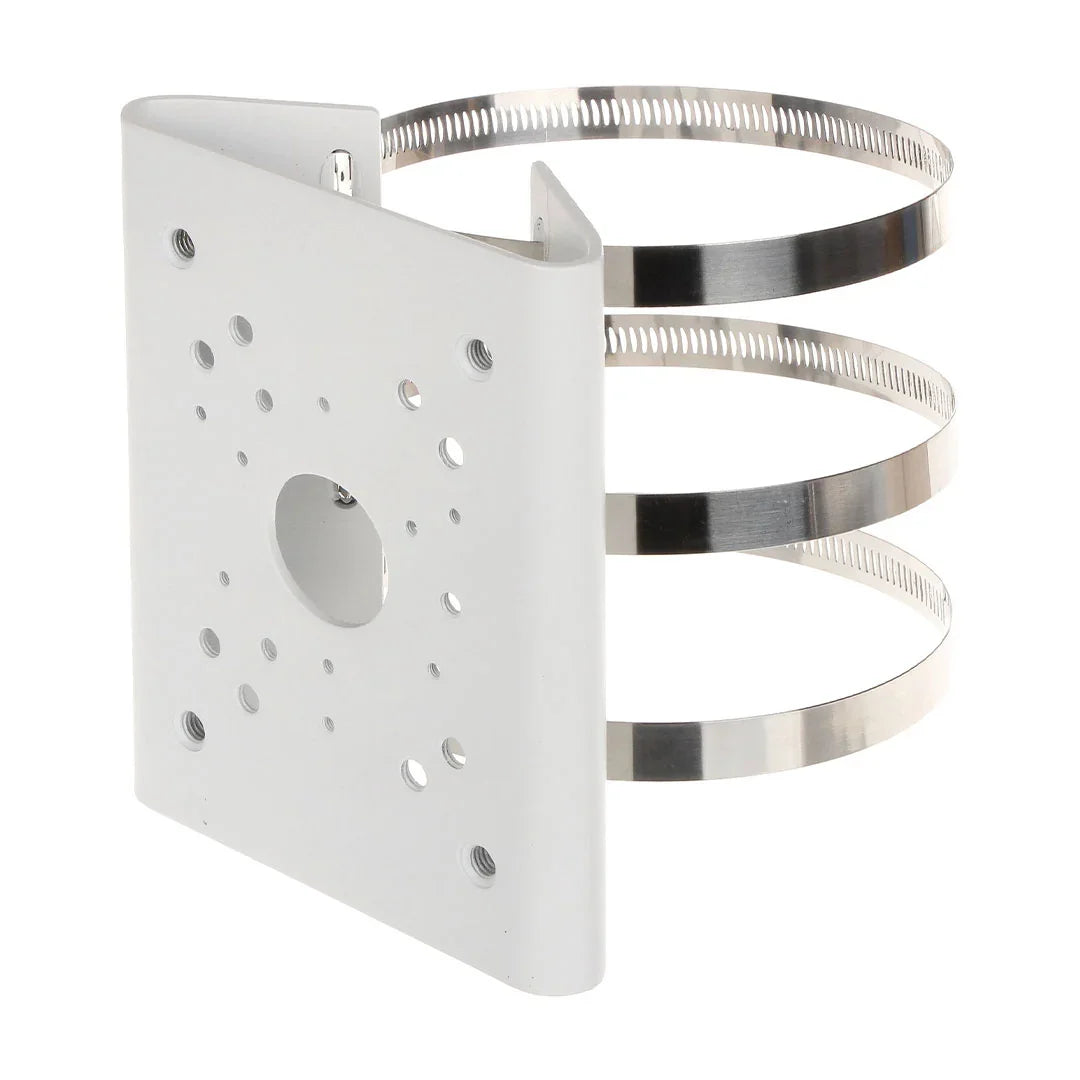 Soporte metálico para montaje de cámaras de seguridad en poste, color blanco, con abrazaderas de acero inoxidable.