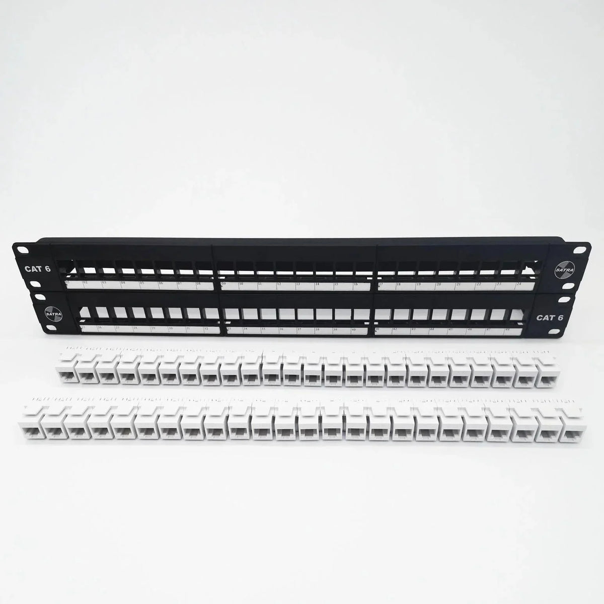 Pacth panel Cat 6 de 48 puertos SATRA 0102024804 Panel de conexion modular cargado con jacks - ARTEUS