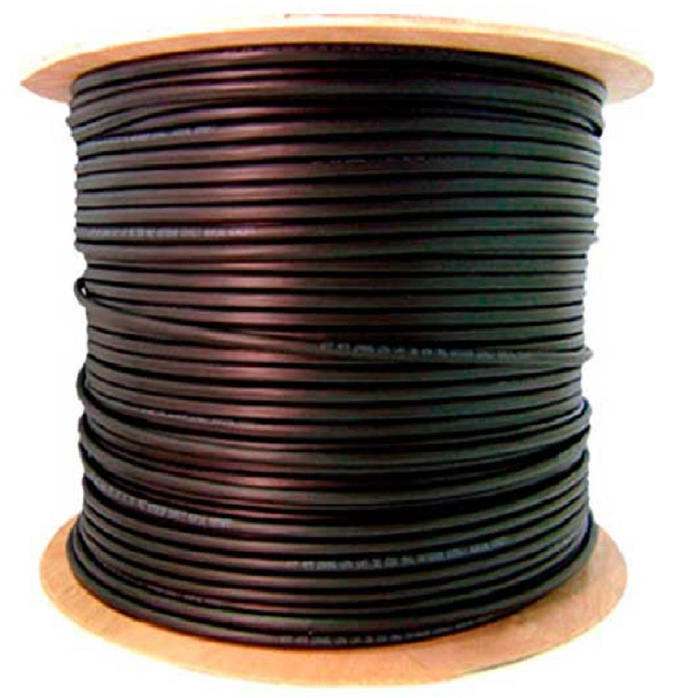 Carrete de cable negro para redes y cableado estructurado sobre base de madera