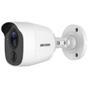 Câmera de segurança analógica HIKVISION DS-2CE11D0T-PIRL 2MP 2,8 mm IR20 com sensor PIR 