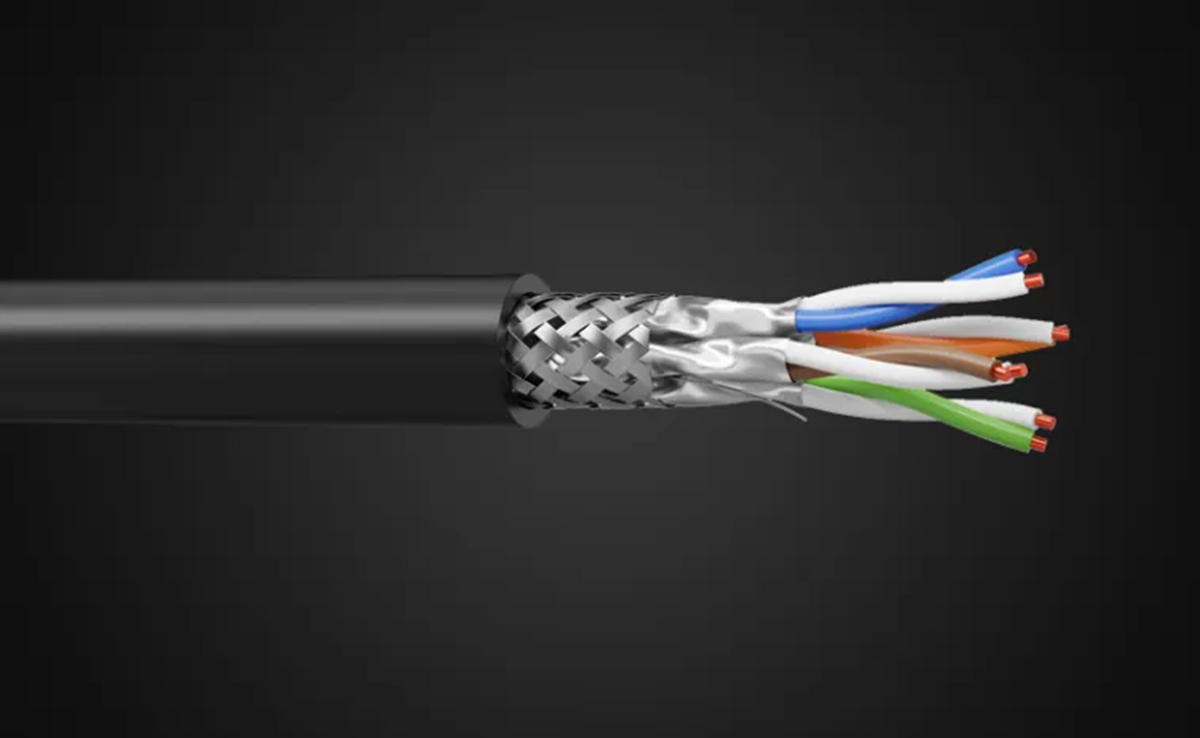 MMC SF5004SHA26IOB Cable de Red Blindado S/FTP Cat6A 26AWG Cobre LSZH para Exteriores 305m