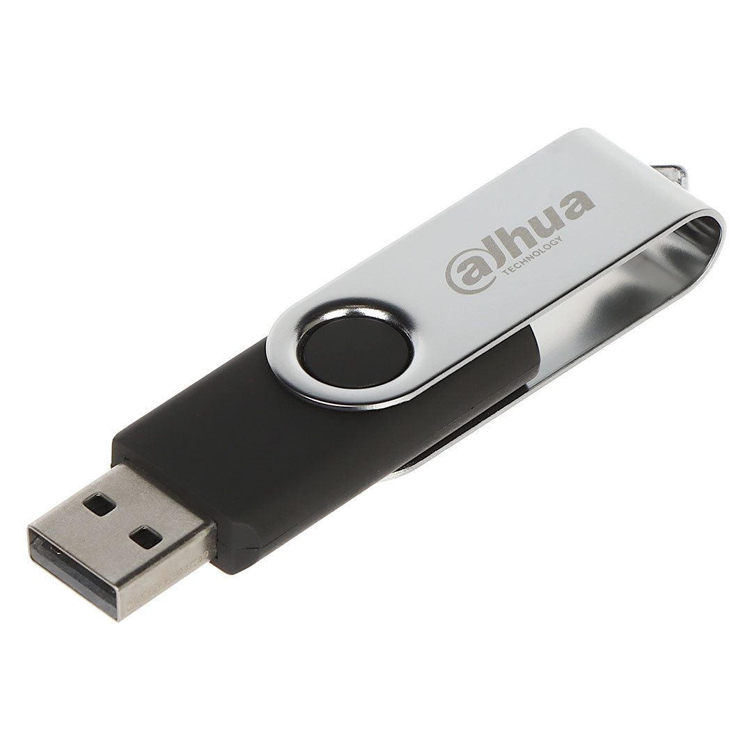 Memoria USB negra con carcasa metálica giratoria, ideal para almacenamiento de datos.