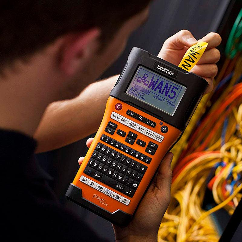 Impresora Rotuladora industrial portatil WiFi BROTHER PT-E550WVP. Para etiquetas de cableado - ARTEUS